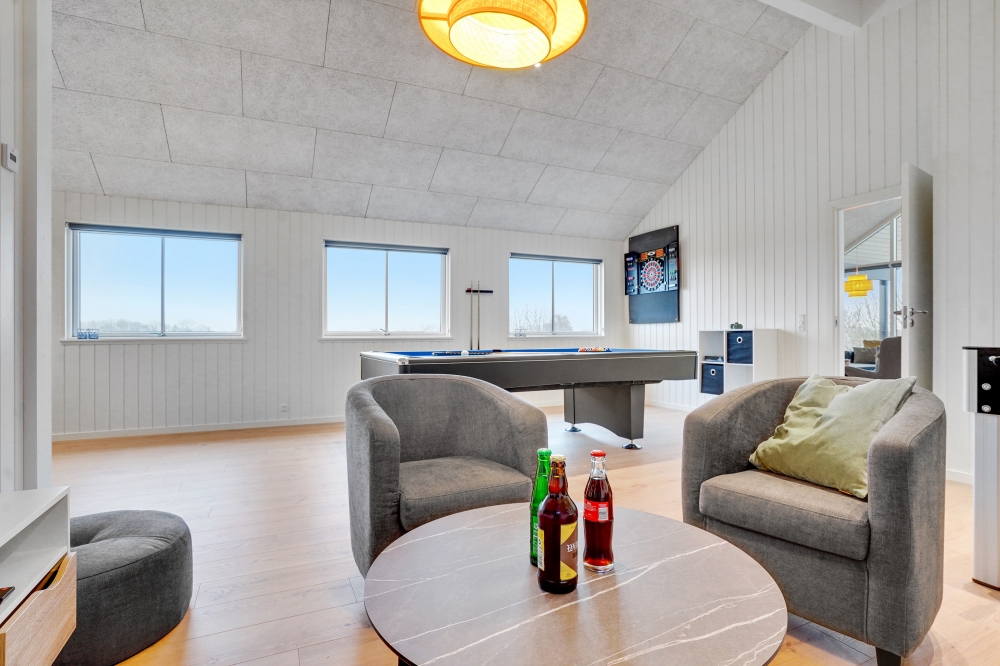 Aktivitätsraum im Luxusferienhaus Nr. 537 mit 7 Schlafzimmern und Platz für 18 Gäste.