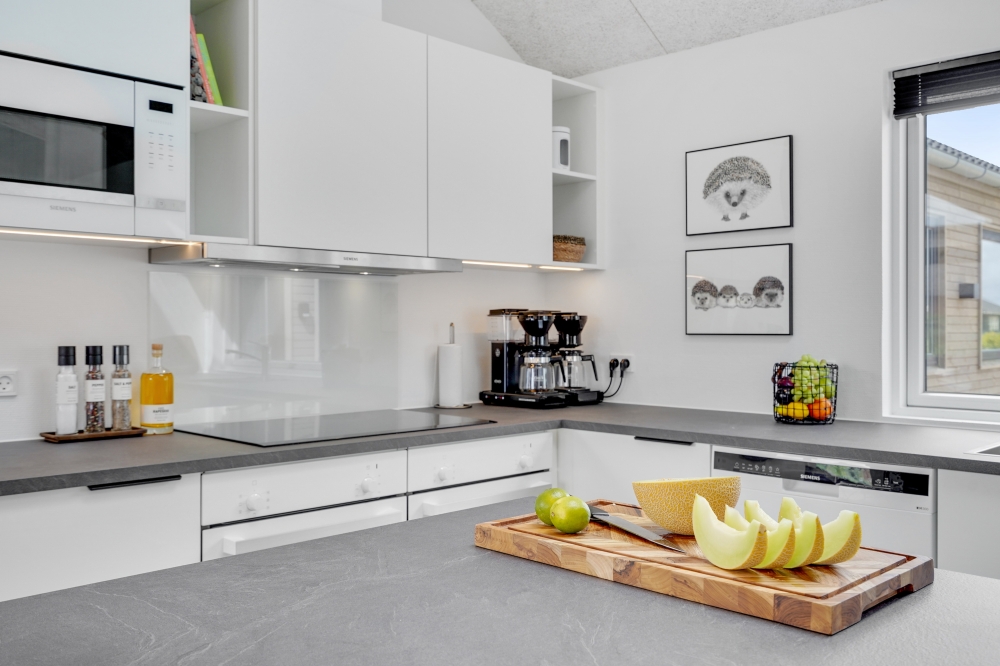 Die Küche in dem Luxusferienhaus Nr. 541 ist so gut ausgestattet, dass man problemlos Mahlzeiten für 18 Personen zubereiten kann.