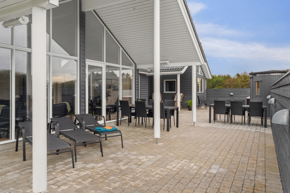 Das Luxusferienhaus Nr. 544 hat eine tolle Terrasse, die mit hochwertigen Gartenmöbeln für 14 Personen ausgestattet ist.