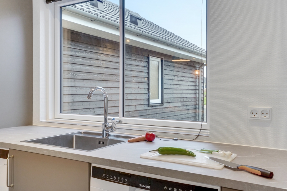 Gut ausgestattete Küche im Luxusferienhaus Nr. 545 in Limfjord.