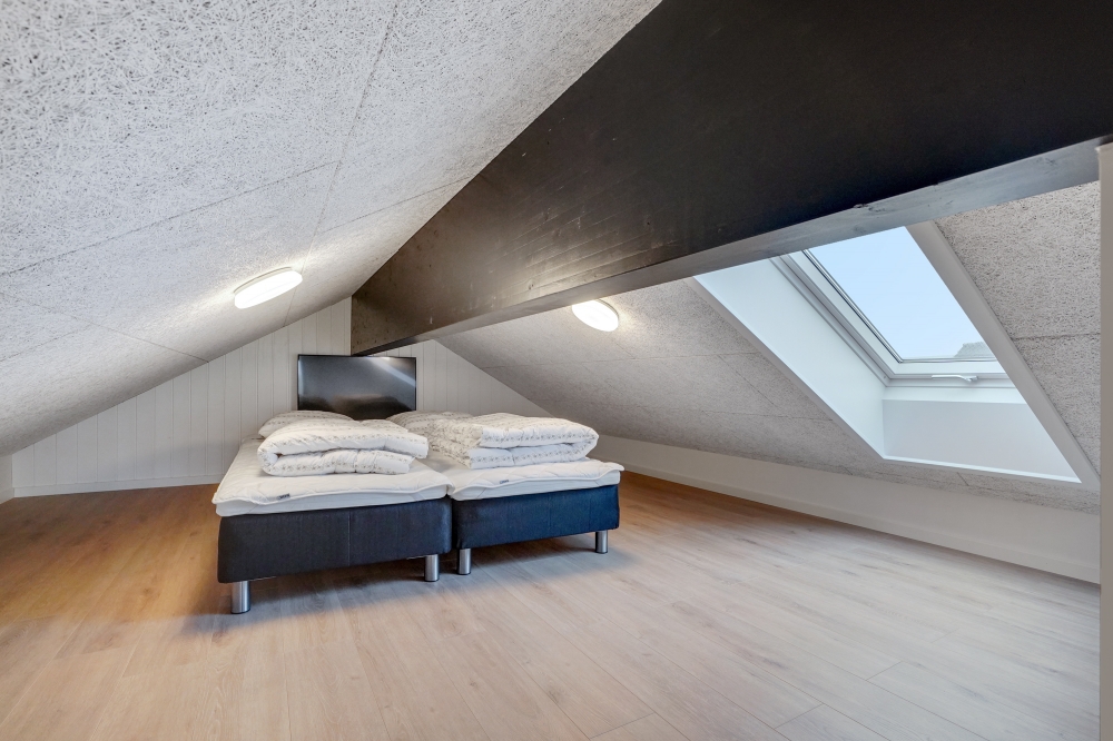 Einige der 24 Schlafgelegenheiten befinden sich im Luxusferienhaus Nr. 551 auf dem ausgebauten Dachboden