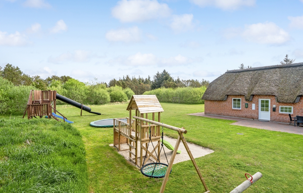 Neben den vielen schönen Stunden, die man im Poolbereich des Hauses verbringen kann, bietet das Luxusferienhaus 573 auch zahlreiche Freizeitangebote im Freien