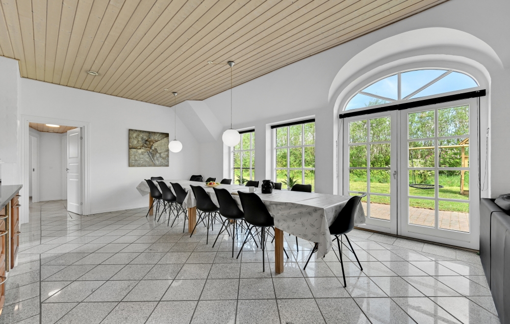 Aufenthaltsraum mit Platz für 14 im Luxusferienhaus Nr. 575.