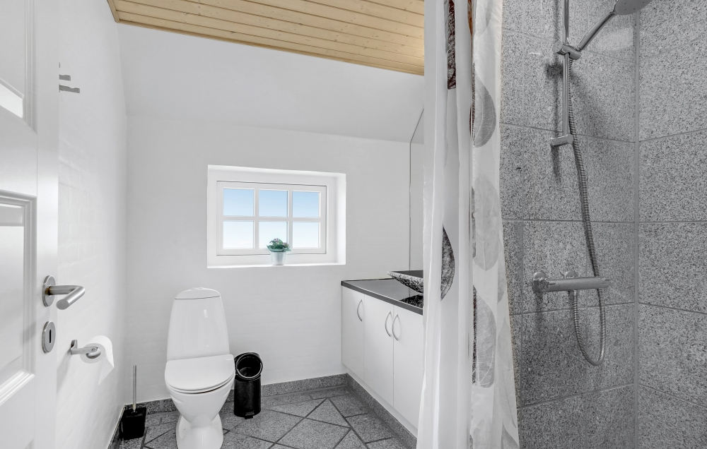 Im Luxusferienhaus Nr. 576 für 14 Personen gibt es Bad mit Dusche.