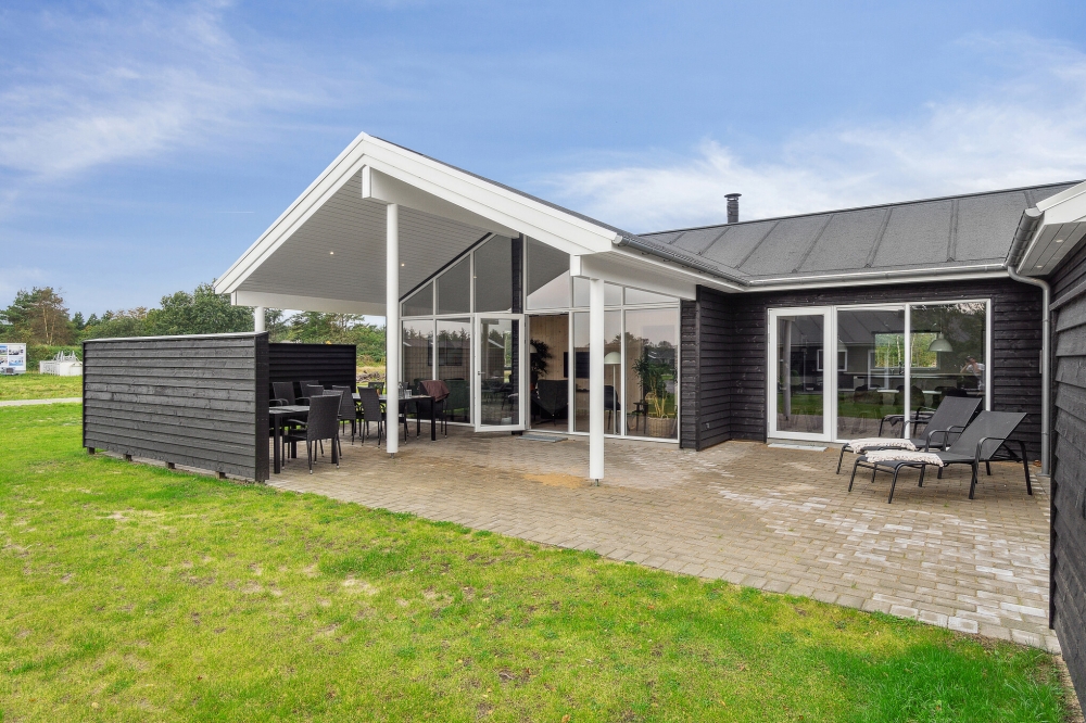 Das Luxusferienhaus Nr. 577 hat eine tolle Terrasse, die mit hochwertigen Gartenmöbeln für 18 Personen ausgestattet ist.