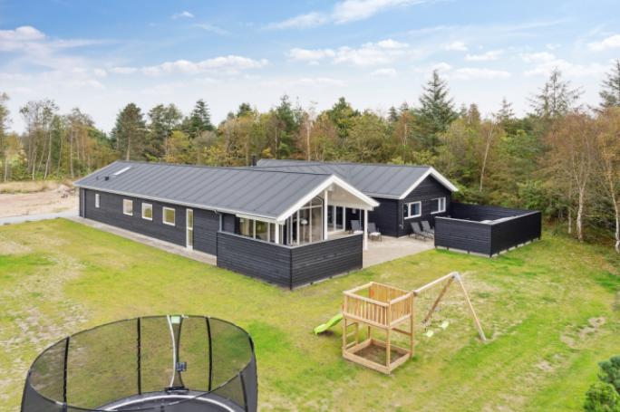Dieses schöne Poolhaus Nr. 577 mit Platz für 18 Personen liegt in Nordjütland