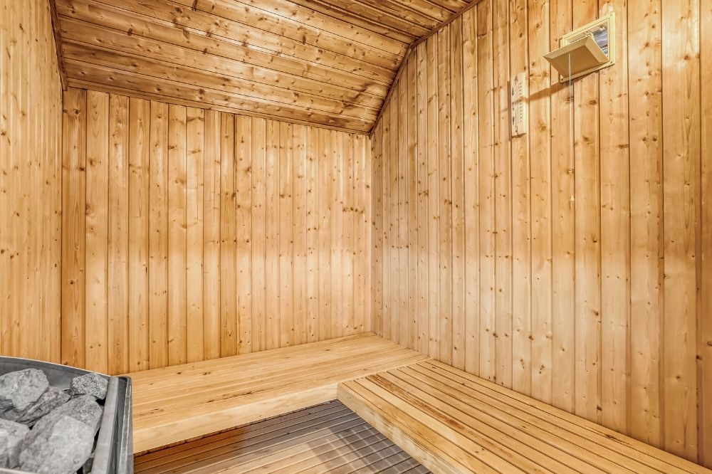 Genießen Sie die heiße Sauna im Luxusferienhaus Nr. 552 für 12 Personen