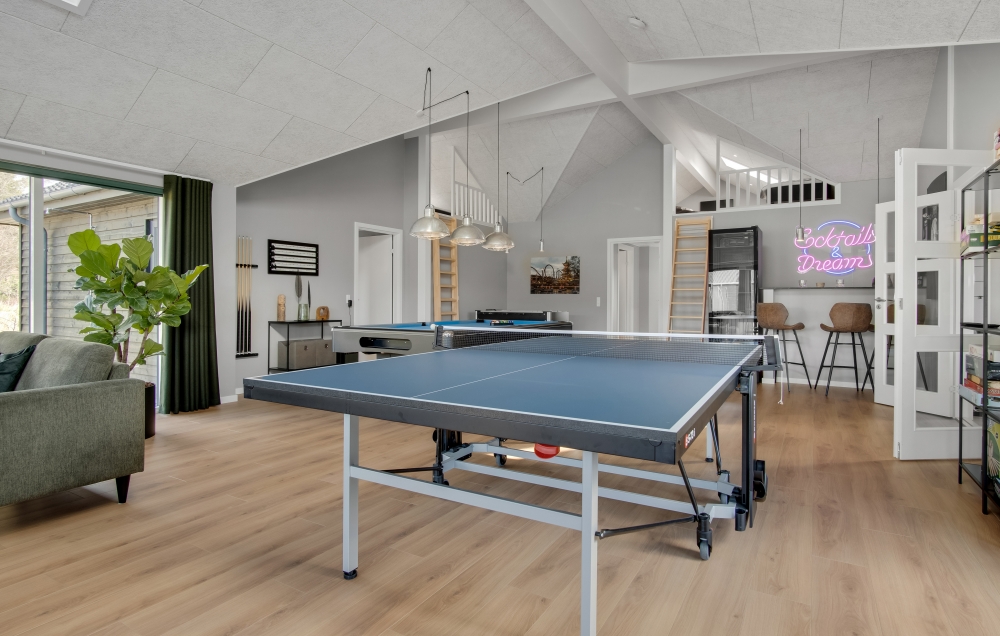 Aktivitätsraum im Luxusferienhaus Nr. 554 mit 10 Schlafzimmern und Platz für 26 Gäste.