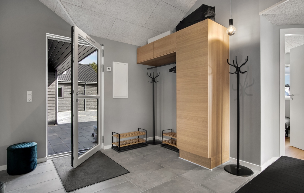 Der geräumige Eingangsbereich im Luxusferienhaus Nr. 554 in Westjütland
