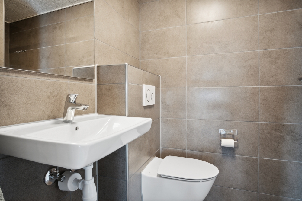 Eines der Badezimmer im Luxusferienhaus Nr. 579
