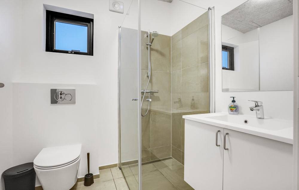 Eines der Badezimmer im Luxusferienhaus Nr. 581