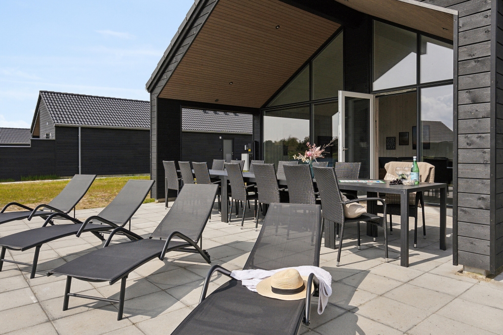 Große Terrasse am Luxusferienhaus Nr. 601 in Südjütland.