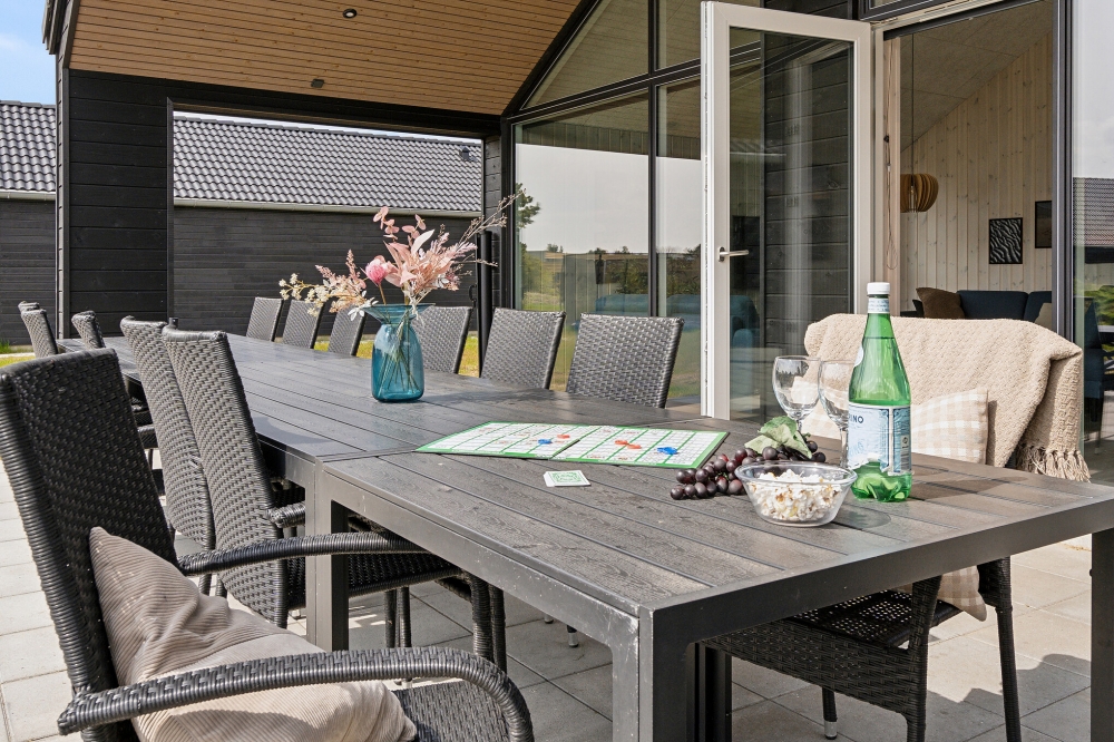 Das Luxusferienhaus Nr. 601 hat eine tolle Terrasse, die mit hochwertigen Gartenmöbeln für 18 Personen ausgestattet ist.