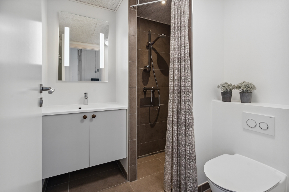 Eines der Badezimmer im Luxusferienhaus Nr. 591