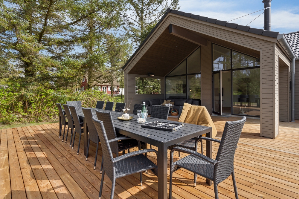 Große Terrasse am Luxusferienhaus Nr. 593 in Südjütland.