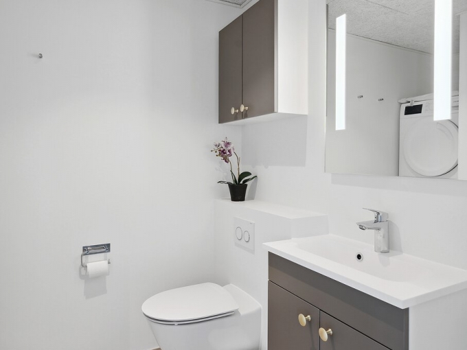 Eines der Badezimmer im Luxusferienhaus Nr. 596