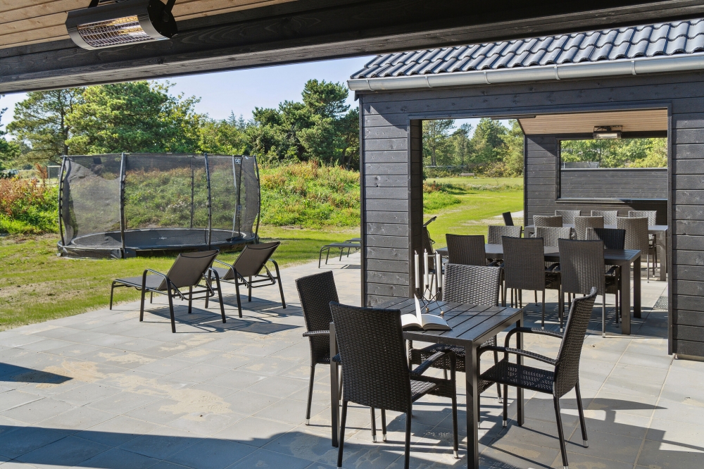 Das Luxusferienhaus Nr. 597 hat eine tolle Terrasse, die mit hochwertigen Gartenmöbeln für 18 Personen ausgestattet ist.