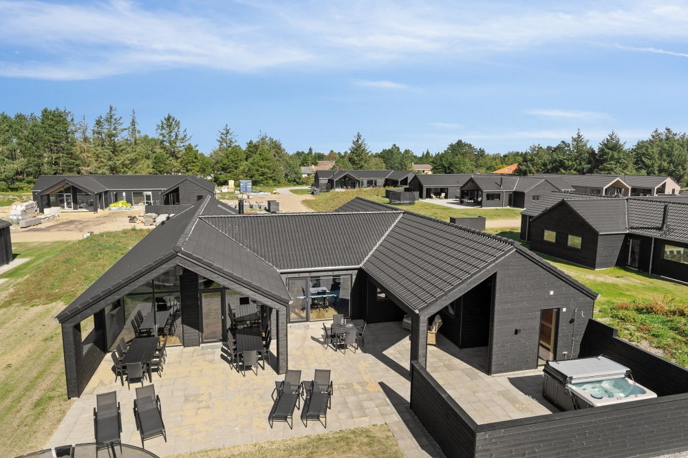 Dieses schöne Poolhaus Nr. 597 mit Platz für 18 Personen liegt in Südjütland