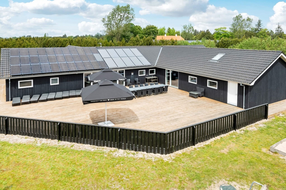 Das Luxusferienhaus Nr. 602 hat eine tolle Terrasse, die mit hochwertigen Gartenmöbeln für 26 Personen ausgestattet ist.