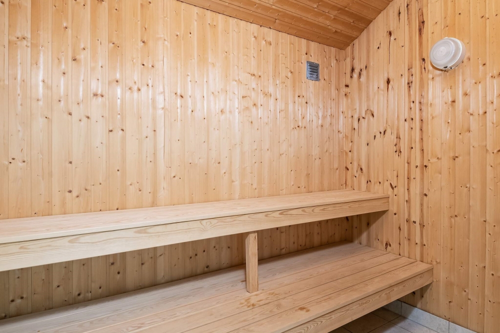 Genießen Sie die heiße Sauna im Luxusferienhaus Nr. 602 für 26 Personen