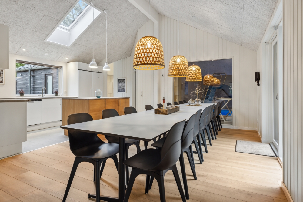 Aufenthaltsraum mit Platz für 18 im Luxusferienhaus Nr. 750.