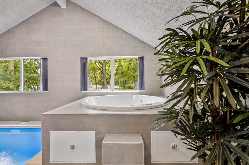 Genießen Sie den warmen Whirlpool im Luxusferienhaus Nr. 750 in Deutschland