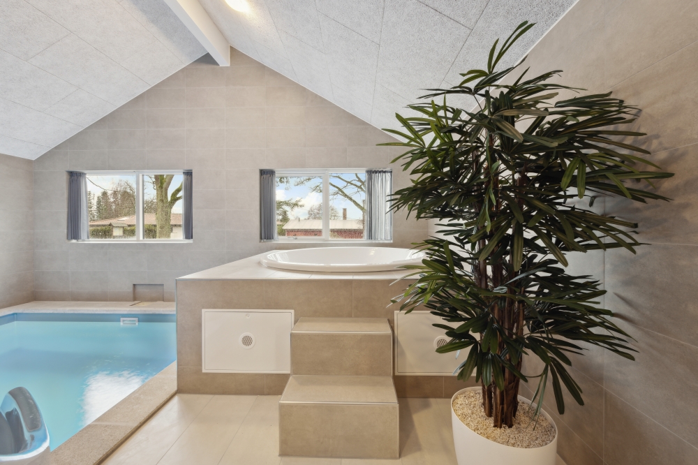 Genießen Sie den warmen Whirlpool im Luxusferienhaus Nr. 752 in Deutschland
