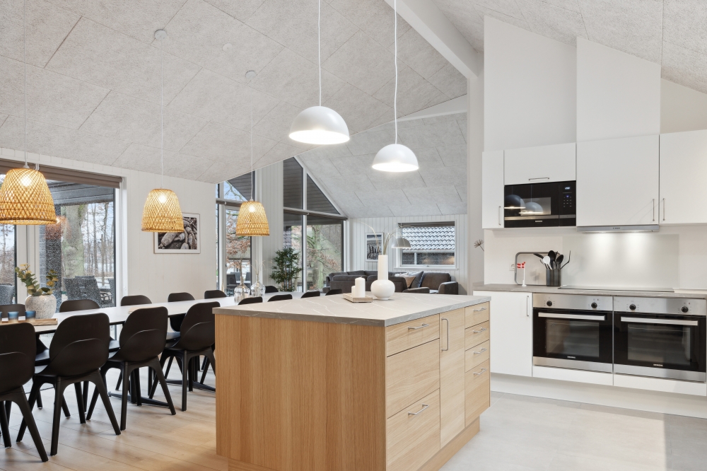 Die Küche in dem Luxusferienhaus Nr. 752 ist so gut ausgestattet, dass man problemlos Mahlzeiten für 18 Personen zubereiten kann.