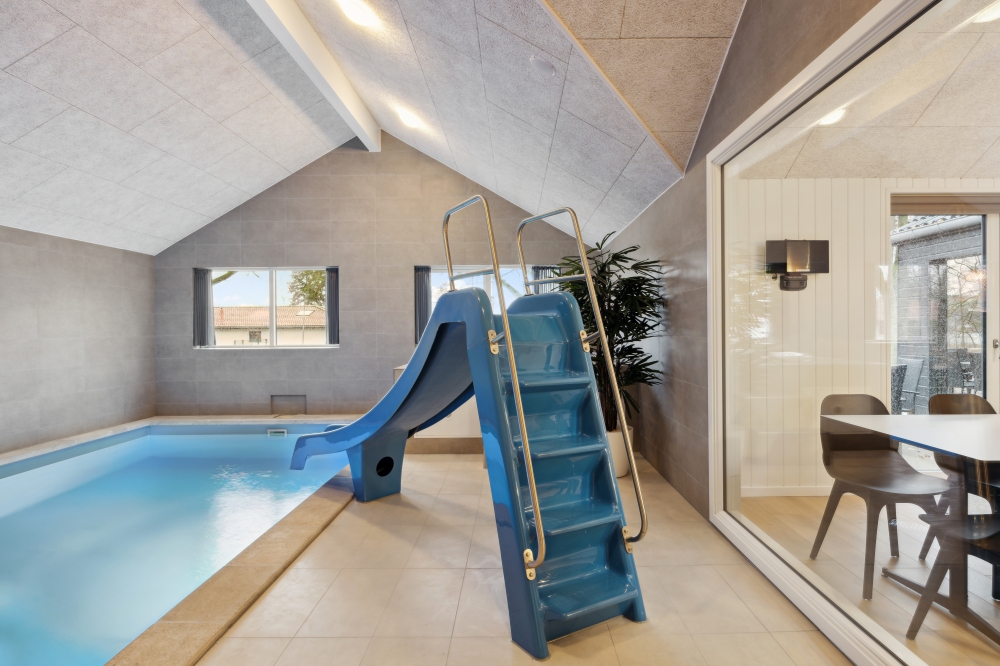 Der schicke Pool im Luxusferienhaus Nr. 752 für 18 Personen