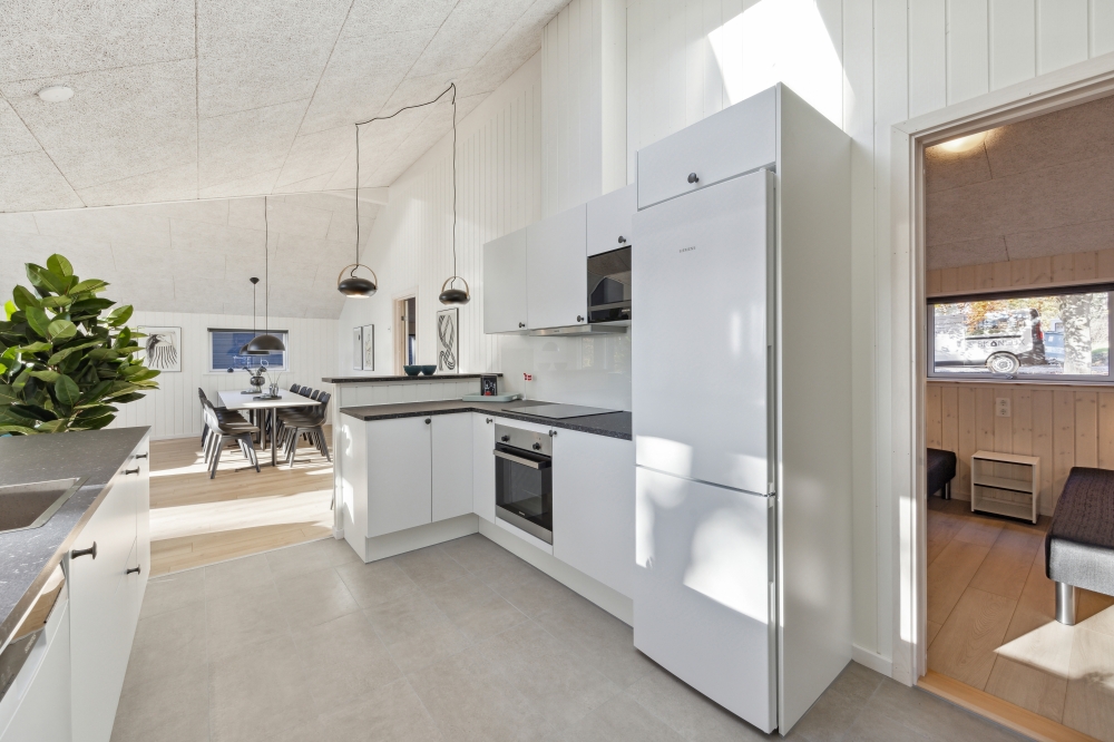 Die Küche in dem Luxusferienhaus Nr. 753 ist so gut ausgestattet, dass man problemlos Mahlzeiten für 12 Personen zubereiten kann.