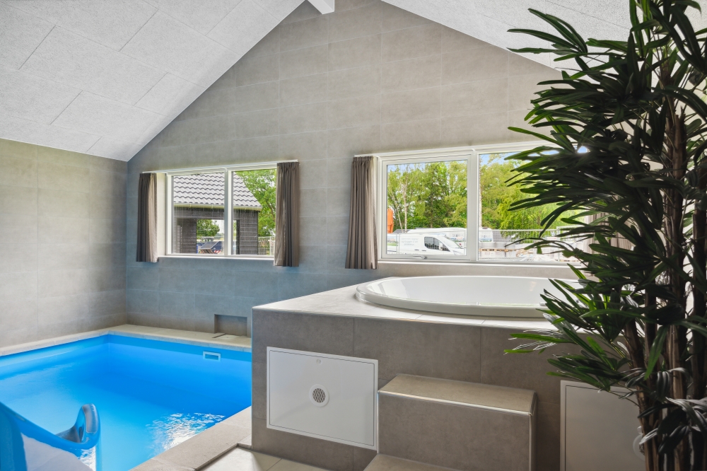 Genießen Sie den warmen Whirlpool im Luxusferienhaus Nr. 755 in Deutschland