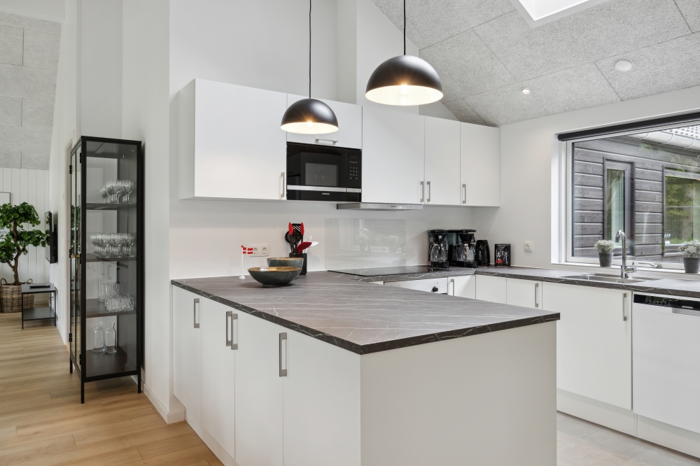 Die Küche in dem Luxusferienhaus Nr. 757 ist so gut ausgestattet, dass man problemlos Mahlzeiten für 16 Personen zubereiten kann.