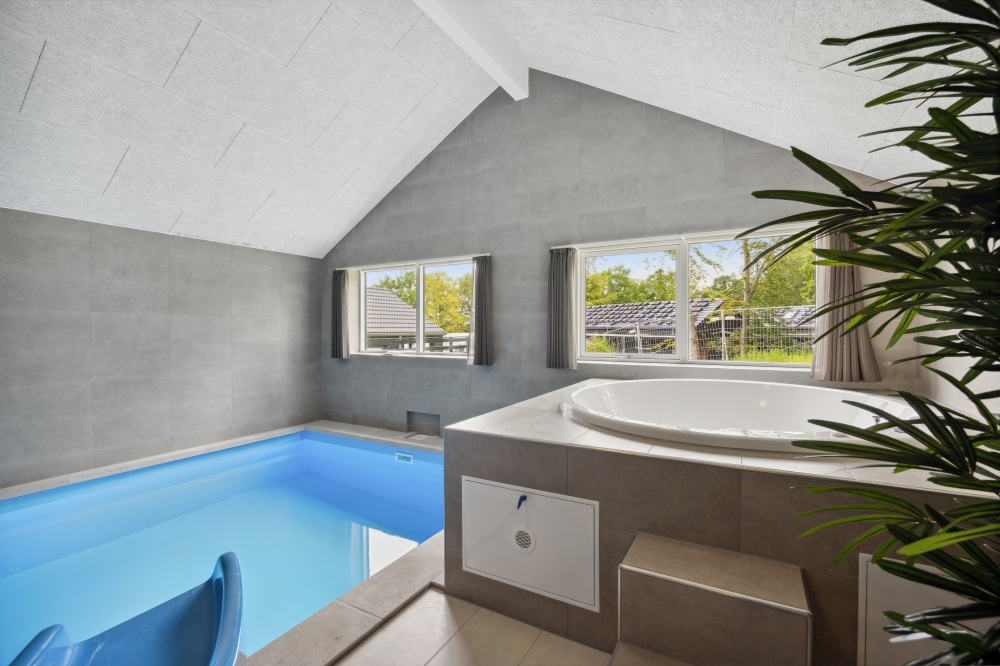 Der schicke Pool im Luxusferienhaus Nr. 757 für 16 Personen