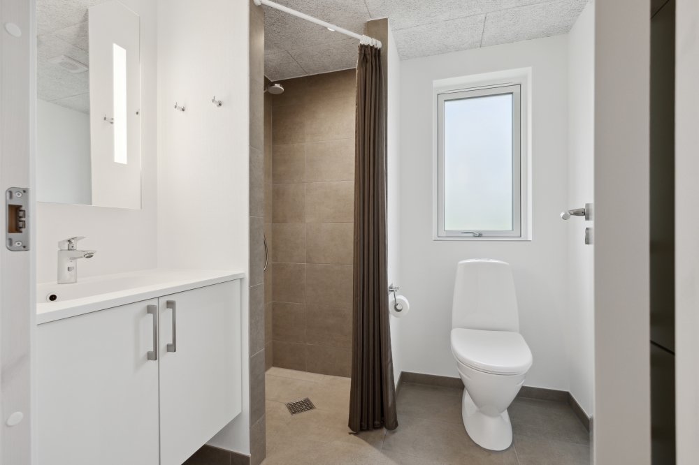Eines der Badezimmer im Luxusferienhaus Nr. 757