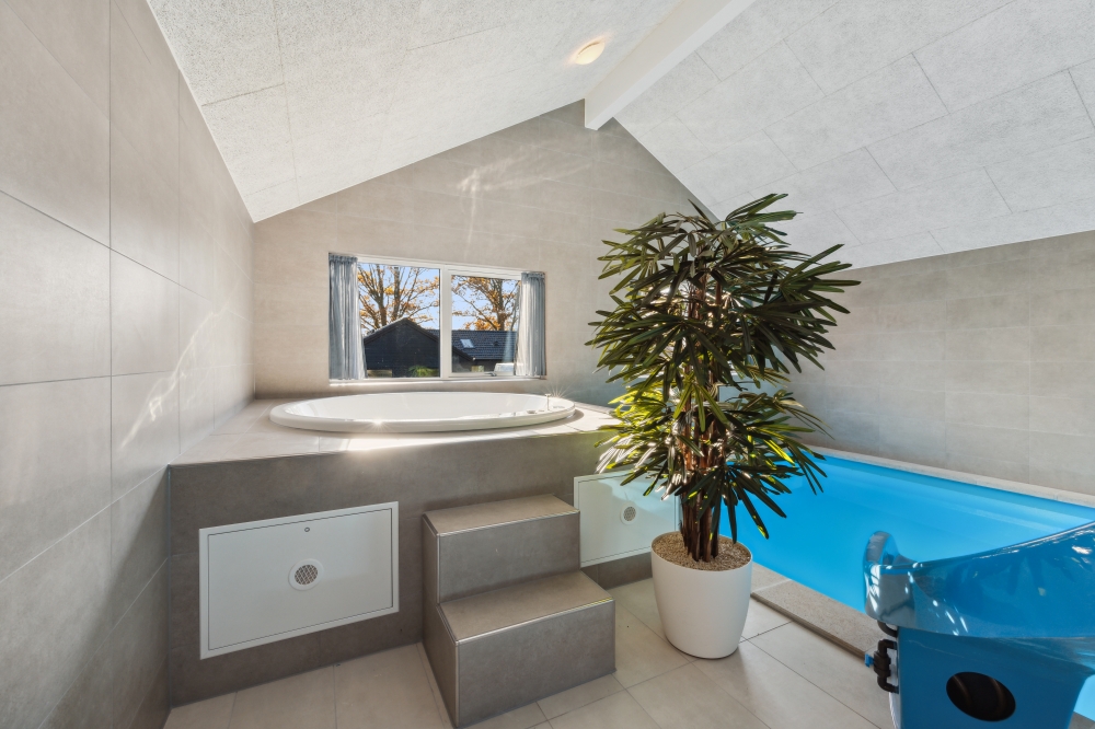 Genießen Sie den warmen Whirlpool im Luxusferienhaus Nr. 759 in Deutschland