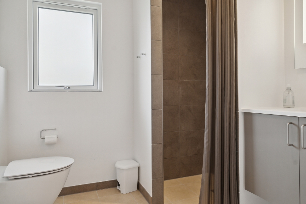 Eines der Badezimmer im Luxusferienhaus Nr. 588