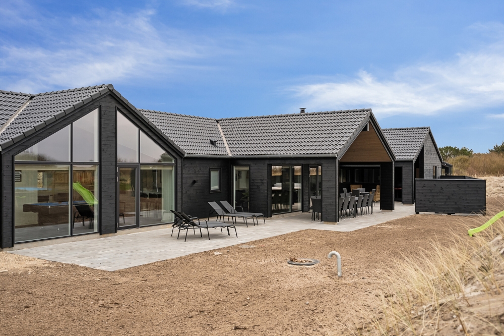 Das Luxusferienhaus Nr. 610 hat eine tolle Terrasse, die mit hochwertigen Gartenmöbeln für 18 Personen ausgestattet ist.