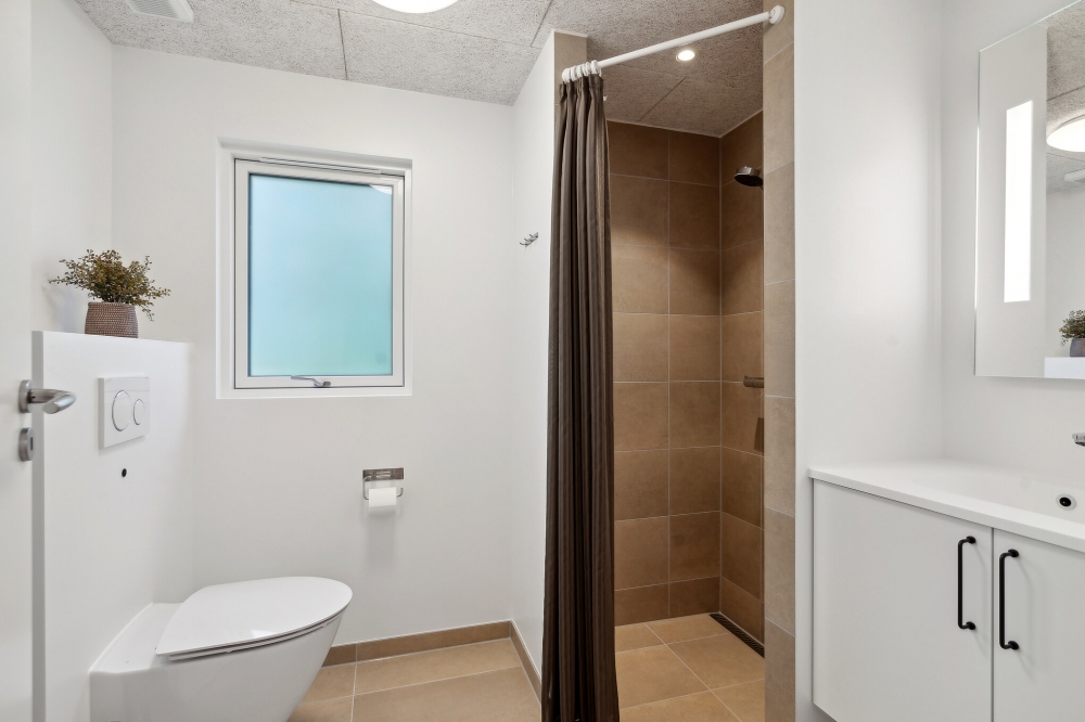 Eines der Badezimmer im Luxusferienhaus Nr. 616