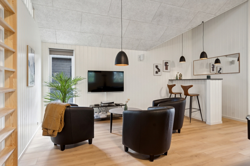 Das Luxusferienhaus 616 für 16 Personen hat einen großen Aktivitätsraum mit u. a. Billard und Darts