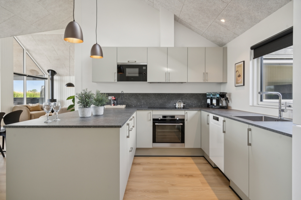 Die Küche in dem Luxusferienhaus Nr. 617 ist so gut ausgestattet, dass man problemlos Mahlzeiten für 14 Personen zubereiten kann.