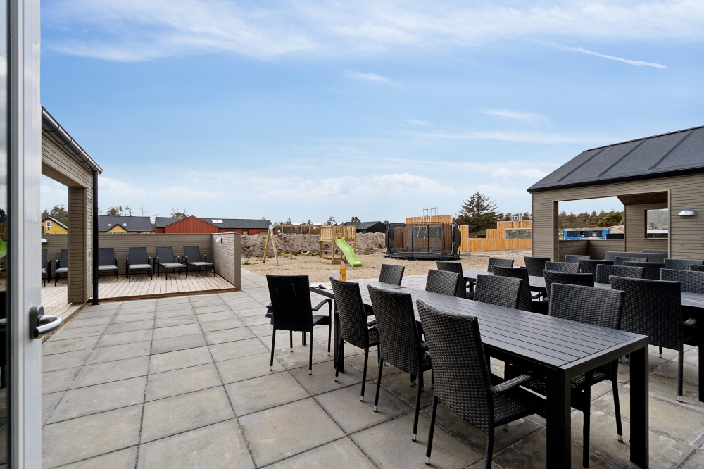 Auf der Terrasse des Ferienhauses Nr. 619 ist Platz für 30 Personen.