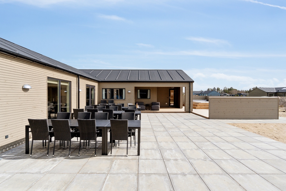 Genießen Sie einen Grillabend auf der Terrasse des Luxusferienhauses Nr. 619 in Nordjütland