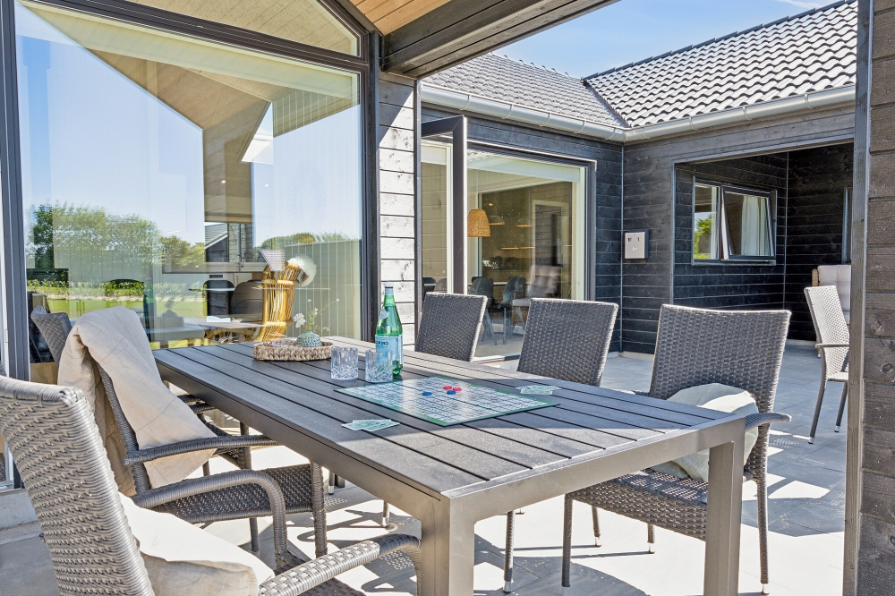 Große Terrasse am Luxusferienhaus Nr. 622 in Bornholm.