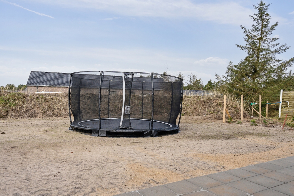 Zu dem attraktiven Ferienhaus Nr. 624 in Südjütland gehört auch ein tolles Angebot im Außenbereich, z. B. Spieleturm und Schaukeln