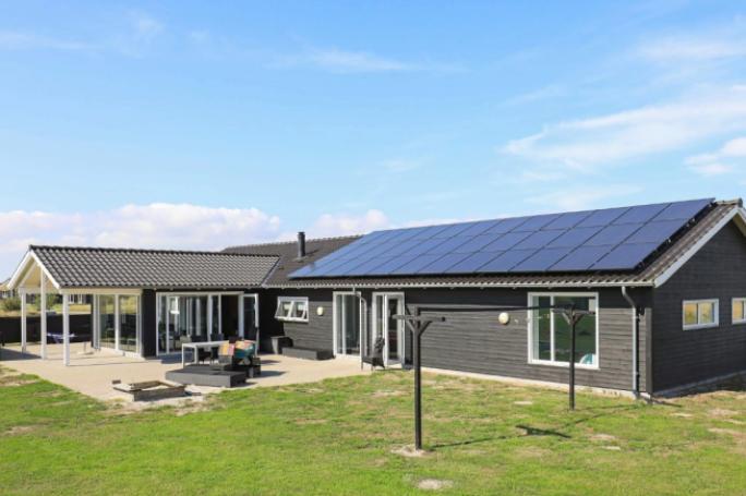 Dieses schöne Poolhaus Nr. 626 mit Platz für 14 Personen liegt in Lolland/Falster/Mön