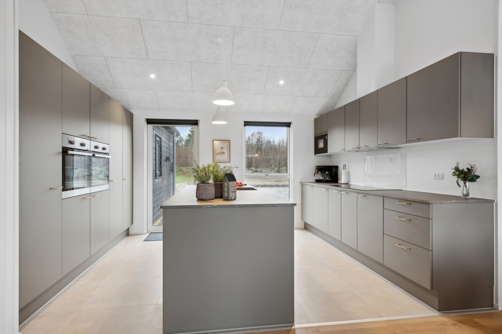 Die Küche in dem Luxusferienhaus Nr. 627 ist so gut ausgestattet, dass man problemlos Mahlzeiten für 20 Personen zubereiten kann.