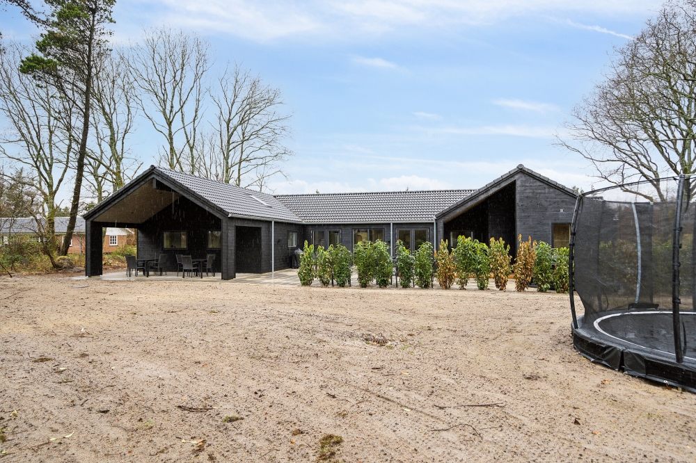 Dieses schöne Poolhaus Nr. 627 mit Platz für 20 Personen liegt in Westjütland