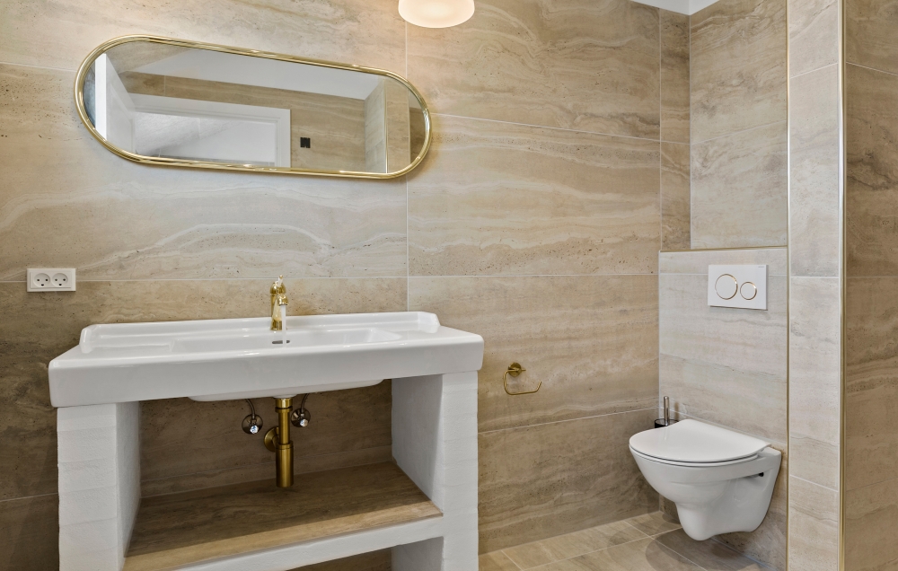 Eines der Badezimmer im Luxusferienhaus Nr. 629