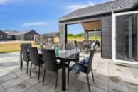 Das Luxusferienhaus Nr. 632 hat eine tolle Terrasse, die mit hochwertigen Gartenmöbeln für 18 Personen ausgestattet ist.