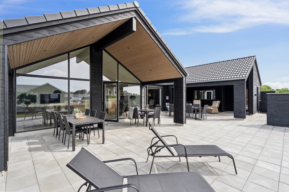 Große Terrasse am Luxusferienhaus Nr. 632 in Südjütland.